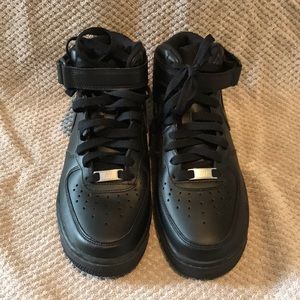 Nike Air Force 1 Mid ‘07 (Women’s) size 7.5